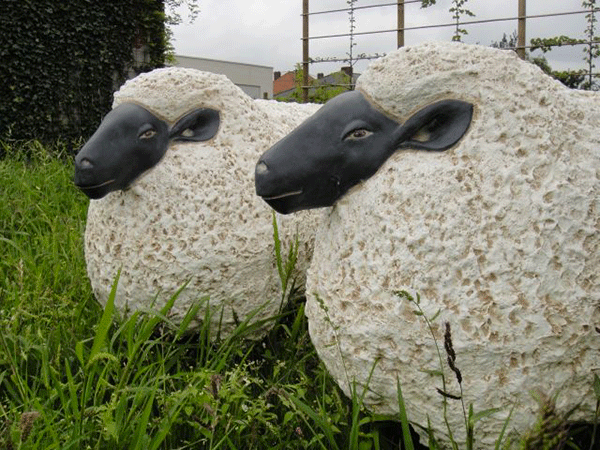 déco jardin mouton