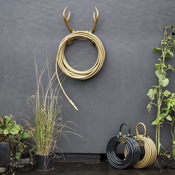Support Mural Deluxe pour Tuyau d'Arrosage Or avec Tuyau d'Arrosage Deluxe Edition Or Garden Glory Jardinchic Support Mural Deluxe pour Tuyau d'Arrosage Or avec Tuyau d'Arrosage Deluxe Edition Or Garden Glory Jardinchic