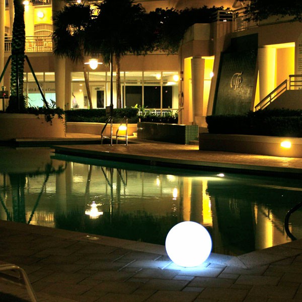 Acheter Boule lumineuse exterieur 100 LED Multicolore - Badaboum