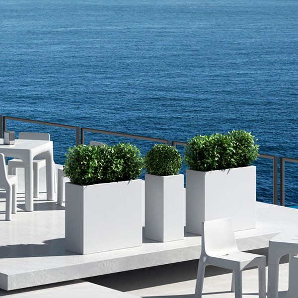 Jardinière Kube High Blanc et Pot Kube High Blanc au centre Euro3Plast JardinChic Jardinière Kube High Blanc et Pot Kube High Blanc au centre Euro3Plast JardinChic