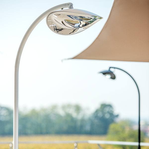 Lampadaire Chauffant Simple Hotdoor Modèle Moyen Blanc/Chrome Phormalab JardinChic Lampadaire Chauffant Simple Hotdoor Modèle Moyen Blanc/Chrome Phormalab JardinChic