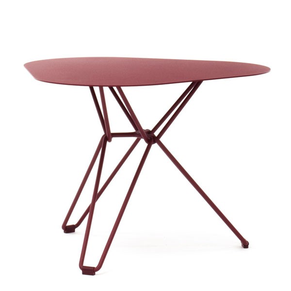 Table basse triangulaire Tio Rouge Massproductions JardinChic Table basse triangulaire Tio Rouge Massproductions JardinChic