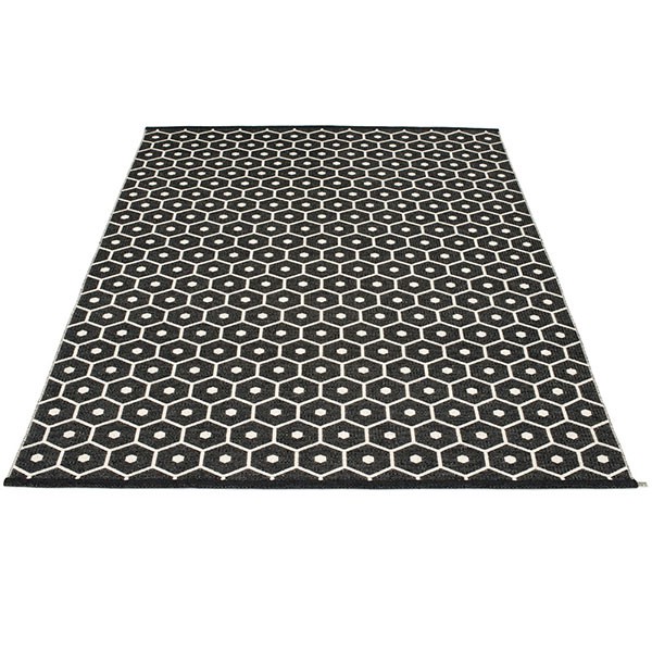 Tapis Noa Charcoal Warm Grey-Vanilla Pappelina Jardinchic Tapis Noa Charcoal Warm Grey-Vanilla Pappelina Jardinchic